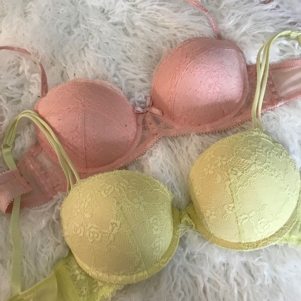 SOLD ON Ⓜ️! Pink Yellow Bras 32C